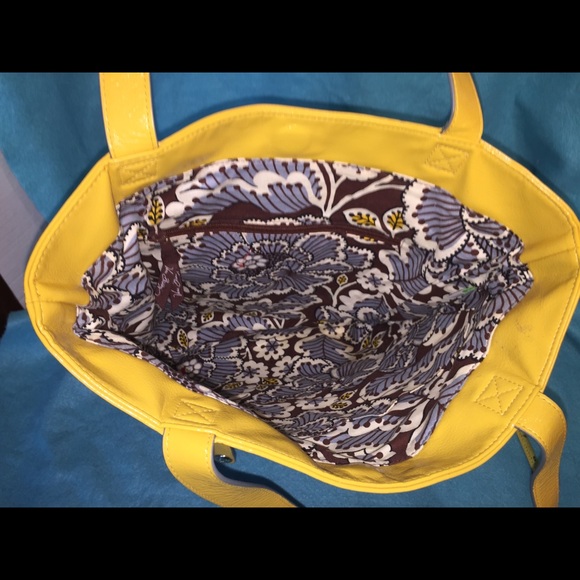 Vera Bradley’s Frills Design Tote / Brown & Yellow - Picture 6 of 7